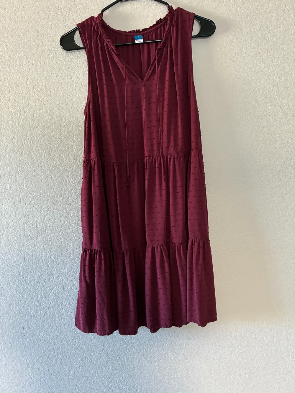 Old Navy Burgundy Sleeveless Tiered V-Neck Midi Dress